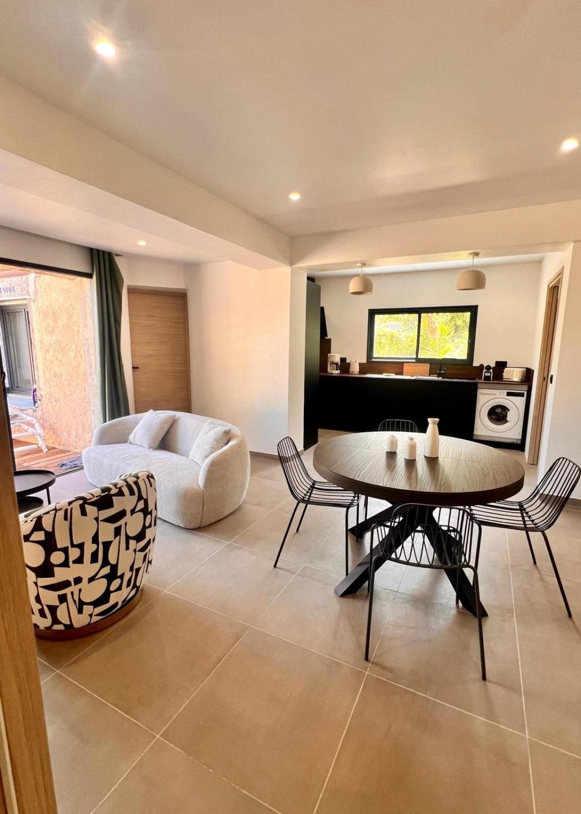 Maison Di Fiori, Location Neuve Avec Piscine * Porto-Vecchio (Corsica)